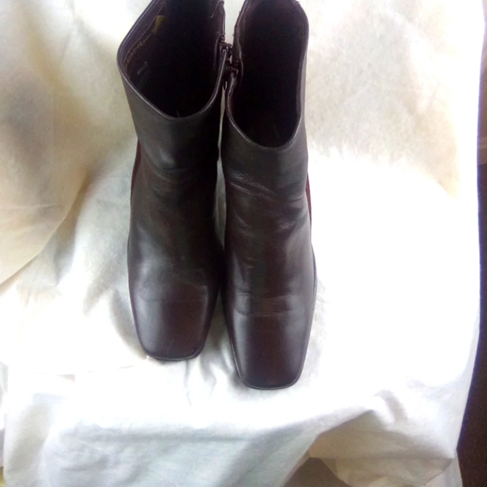 EASY SPIRIT BOOTS - Picture 6 of 9